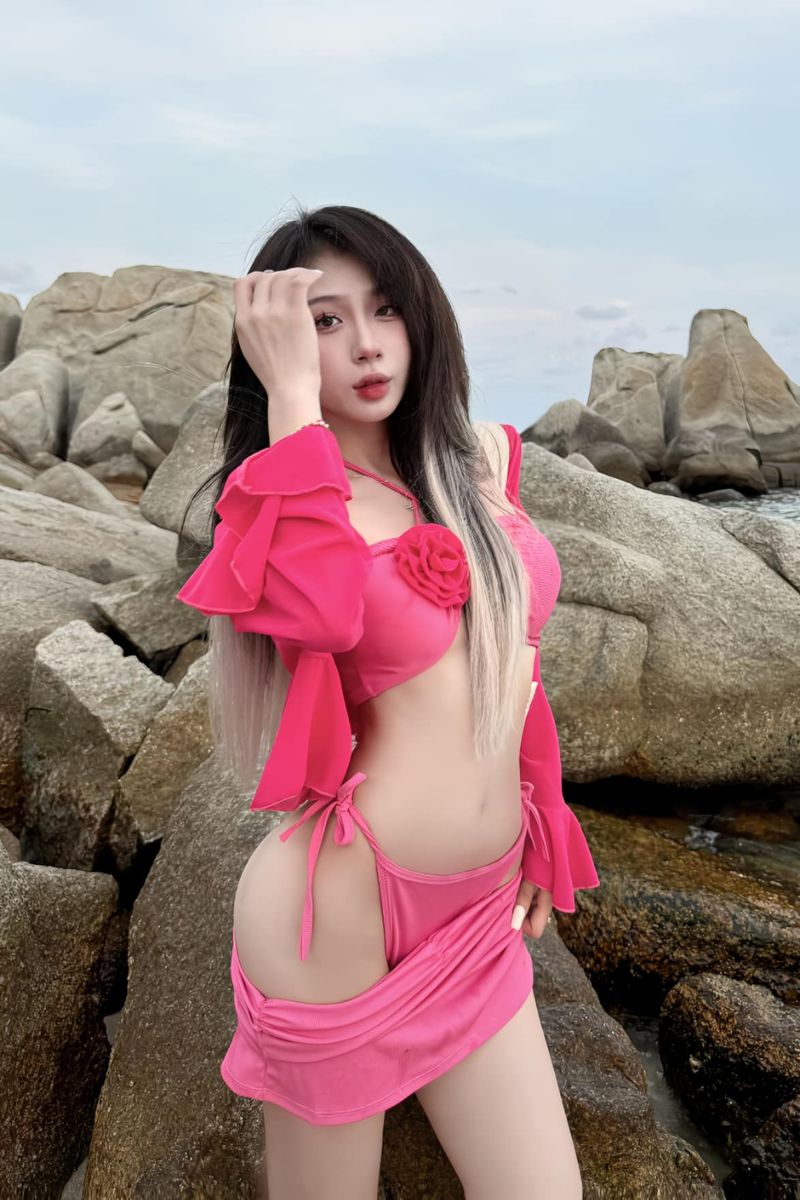 Ảnh Bùi Thị Quỳnh Hương bikini nóng bỏng 3