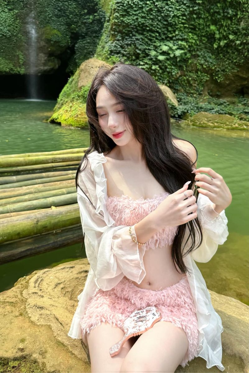 Ảnh Bùi Thị Quỳnh Hương sexy cuốn hút 8