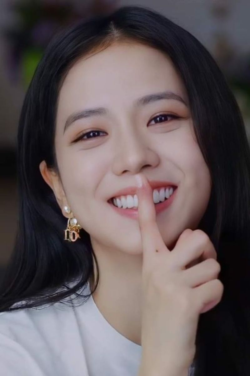 Ảnh Jisoo cười 14