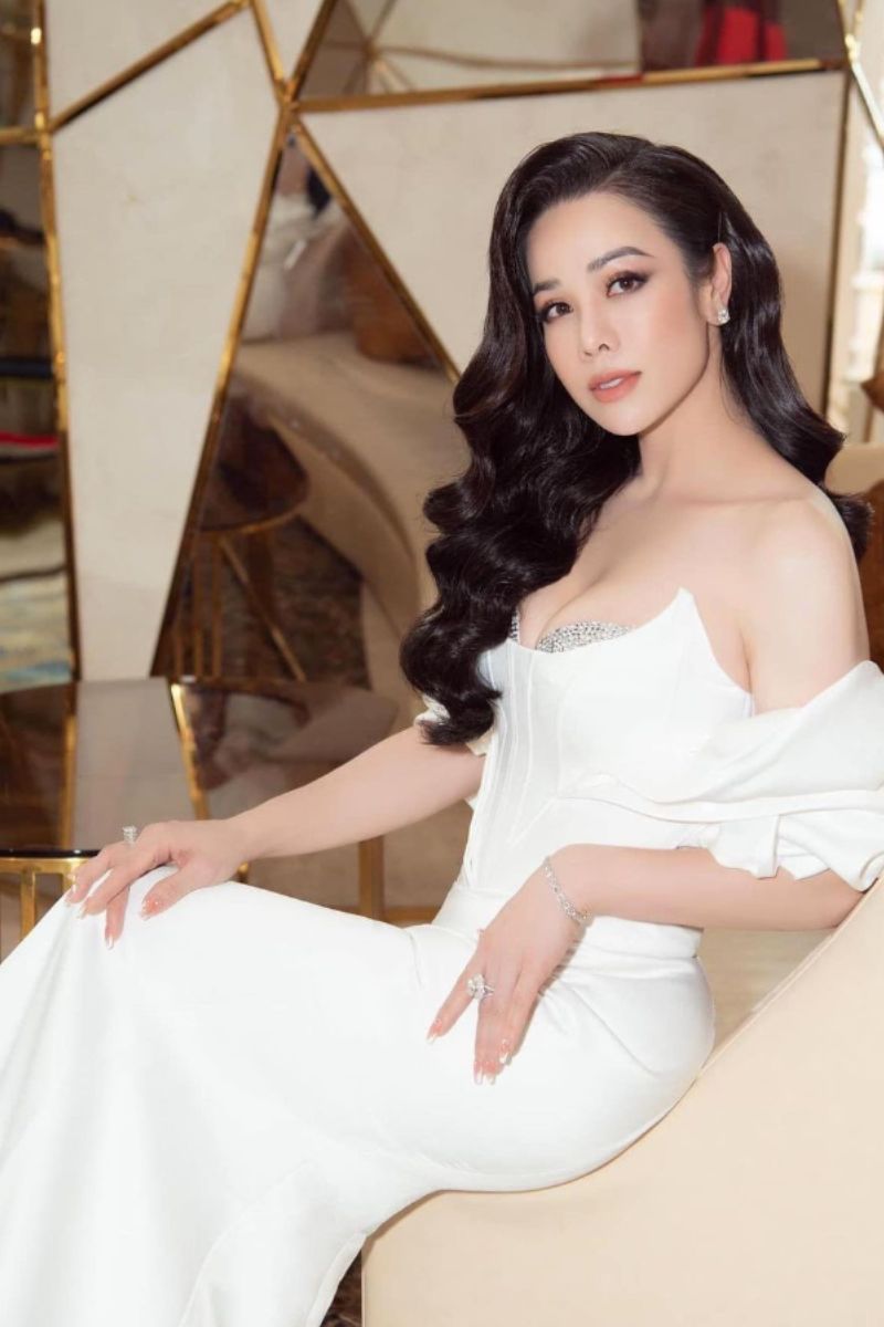 Ảnh Nhật Kim Anh sexy nóng bỏng 8