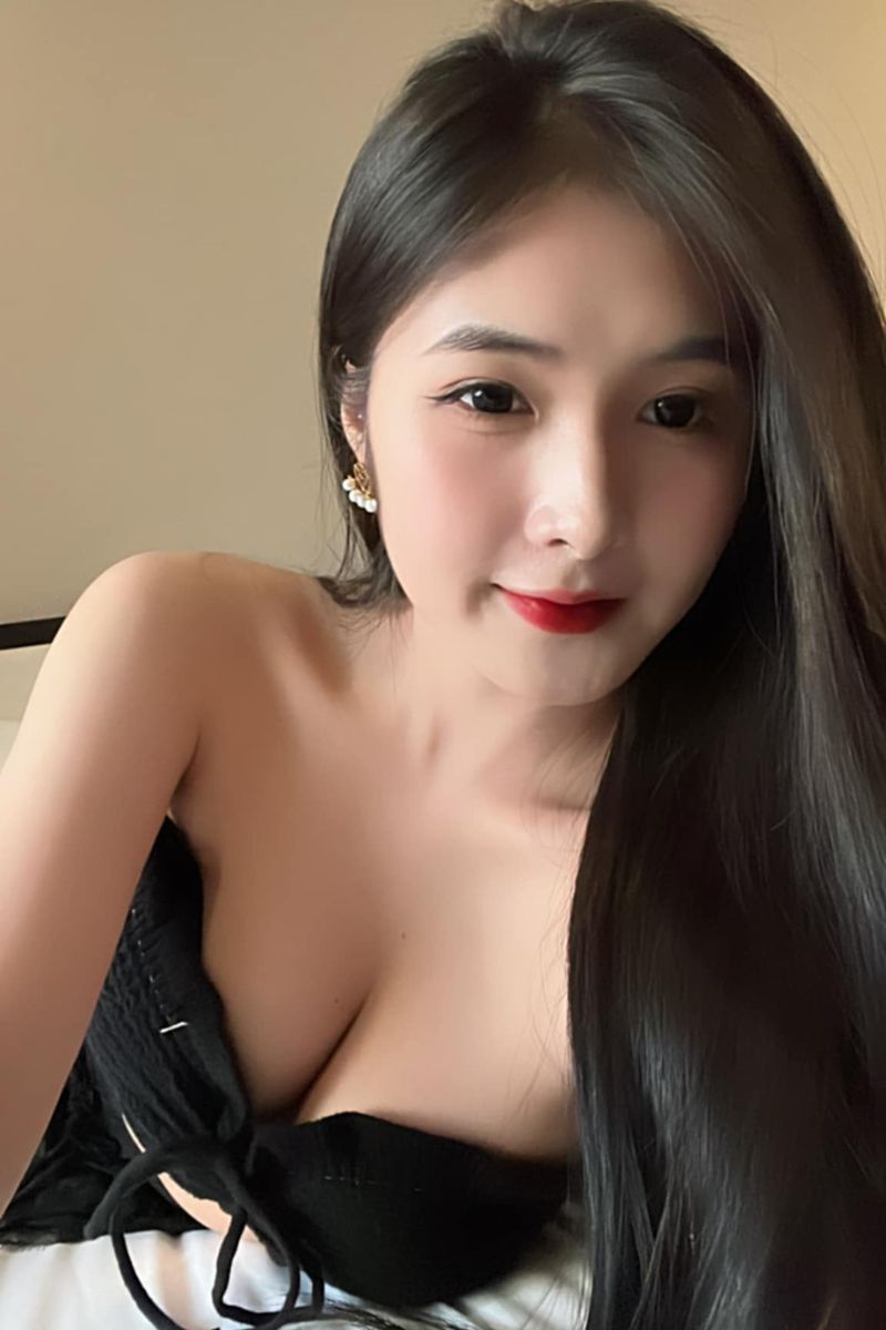 Ảnh Quỳnh Alee sexy khó cưỡng 7