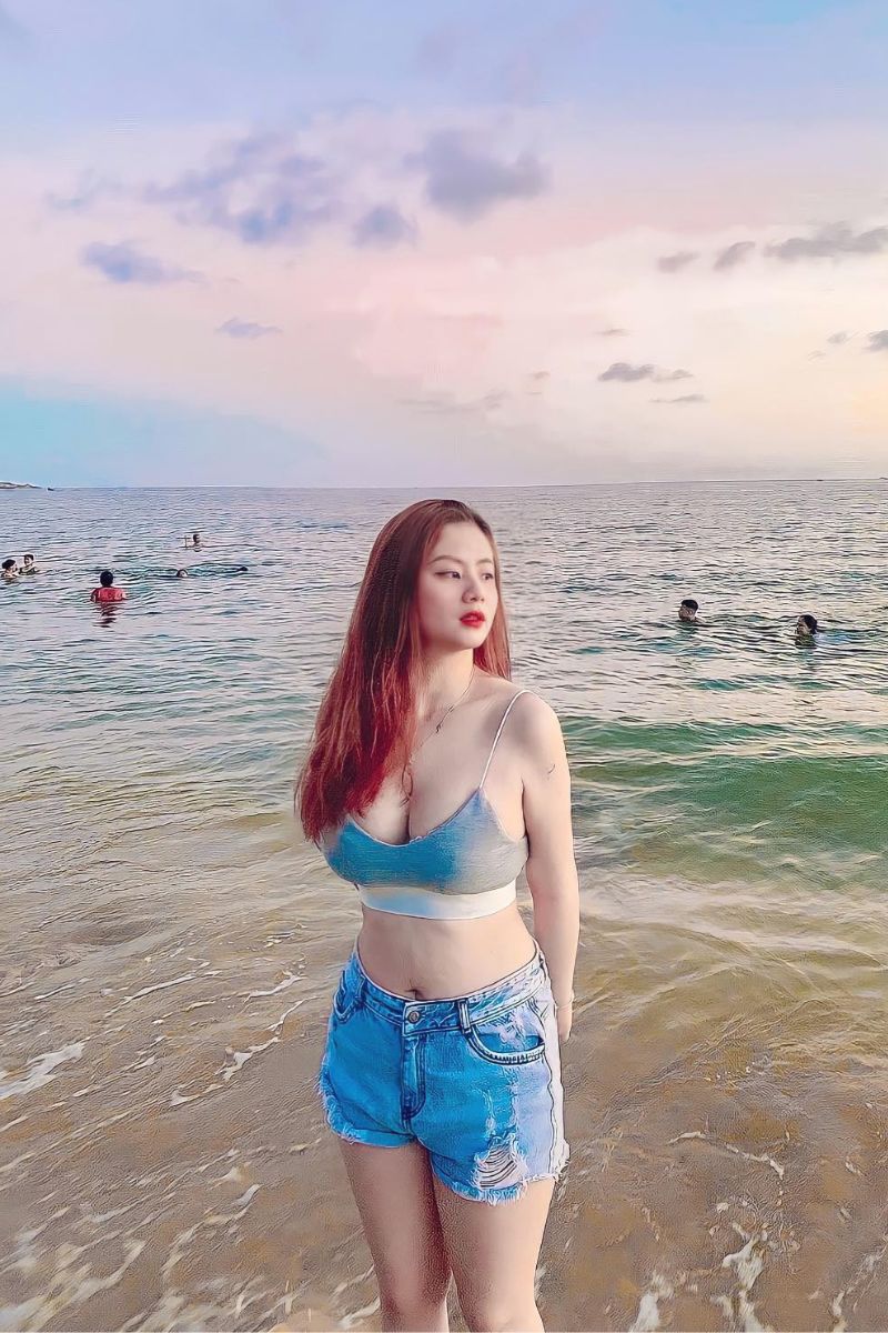 Ảnh TikTok Tô Quỳnh Hương mặc Bikini gợi cảm 7