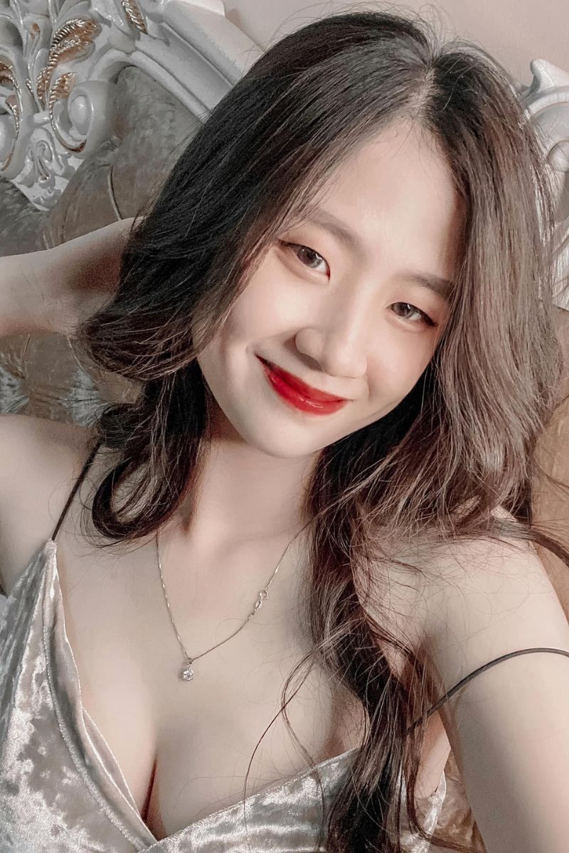 Ảnh TikTok Tô Quỳnh Hương Sexy với vòng 1 quyến rũ 11