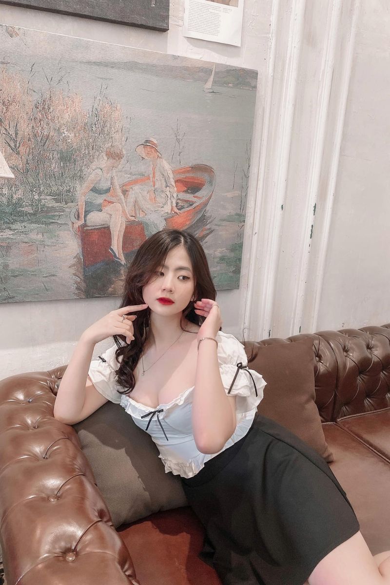 Ảnh TikTok Tô Quỳnh Hương Sexy với vòng 1 quyến rũ 17