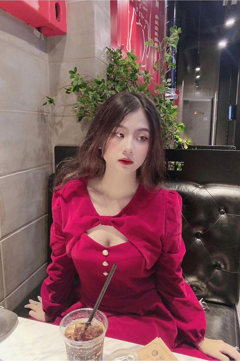 Ảnh TikTok Tô Quỳnh Hương Sexy với vòng 1 quyến rũ 19