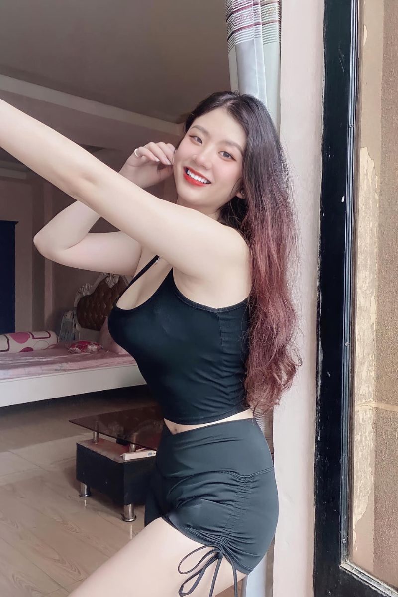 Ảnh TikTok Tô Quỳnh Hương Sexy với vòng 1 quyến rũ 20