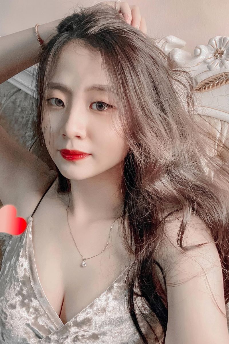 Ảnh TikTok Tô Quỳnh Hương Sexy với vòng 1 quyến rũ 9