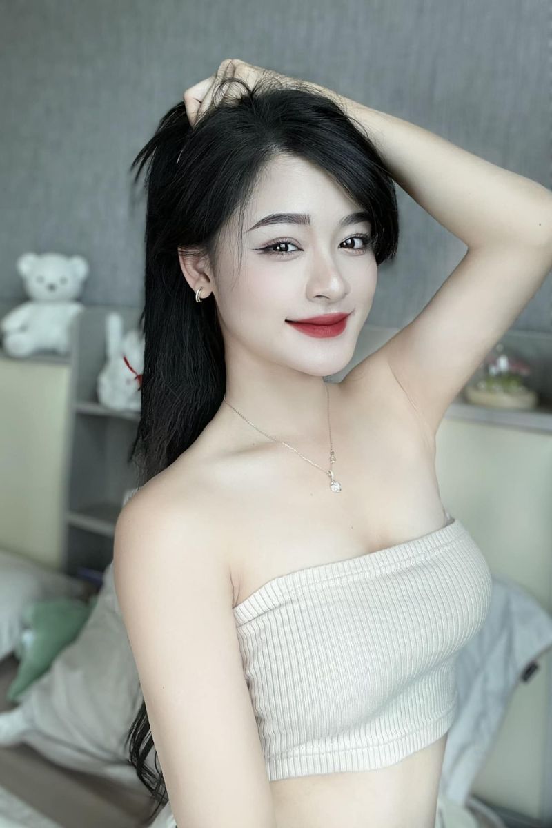 Ảnh tiktoker Linh Châu sexy gợi cảm 3