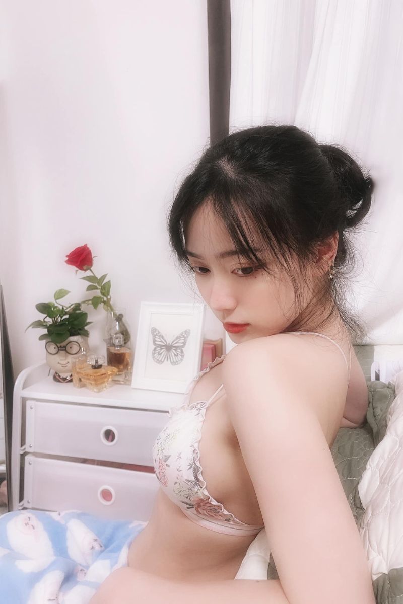 Ảnh tiktoker Vicky Thiên Trân sexy 17