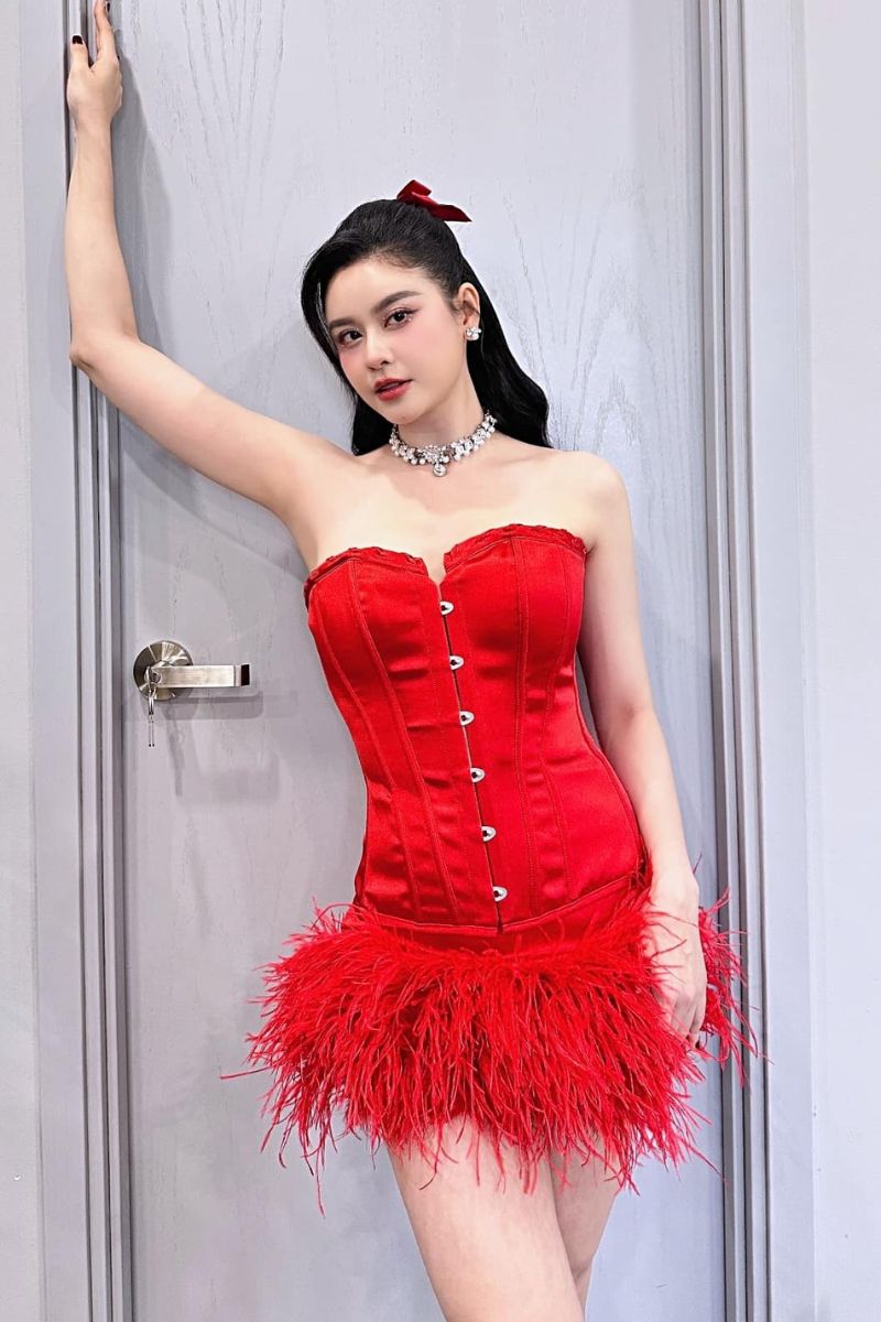 Ảnh Trương Quỳnh Anh sexy 7