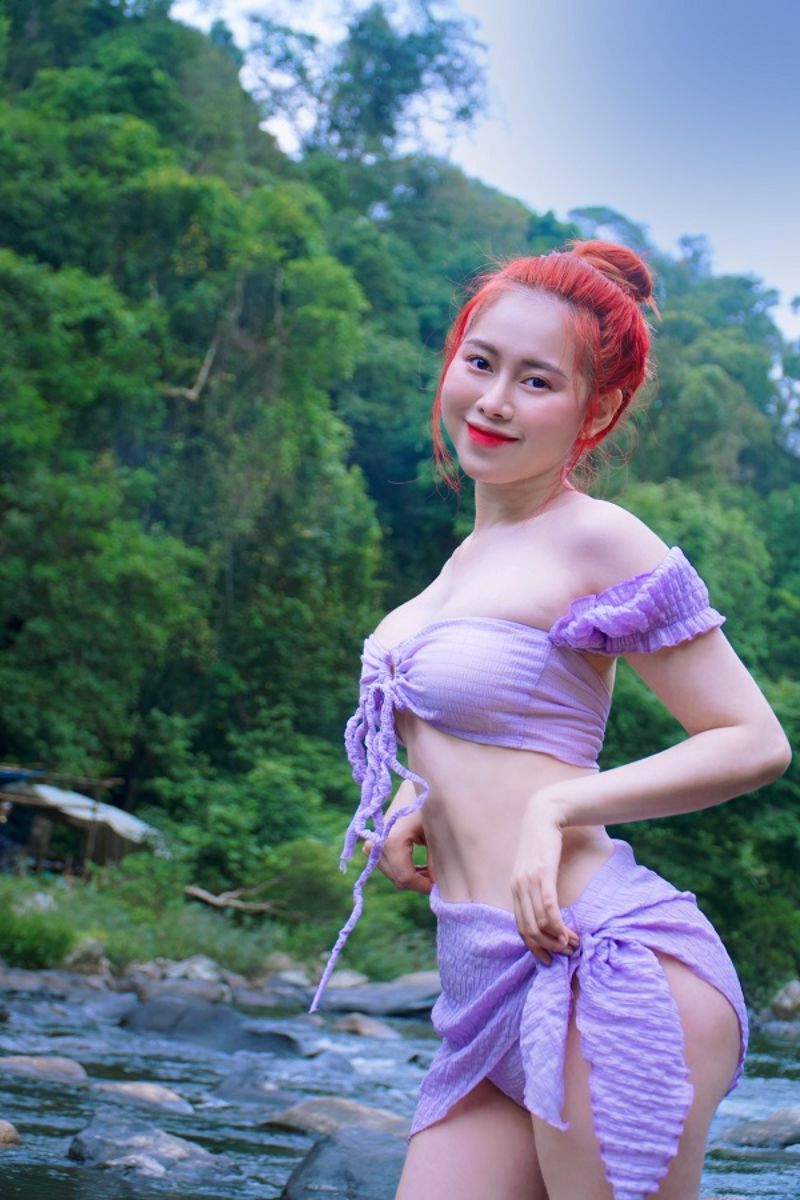 Ảnh Việt Phương Thoa mặc bikini khoe vòng 1 căng tròn mềm mại 10