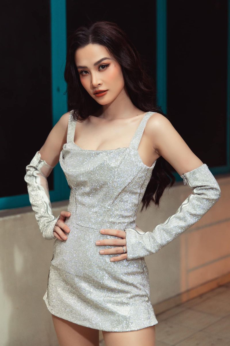 Ảnh Đông Nhi sexy 9