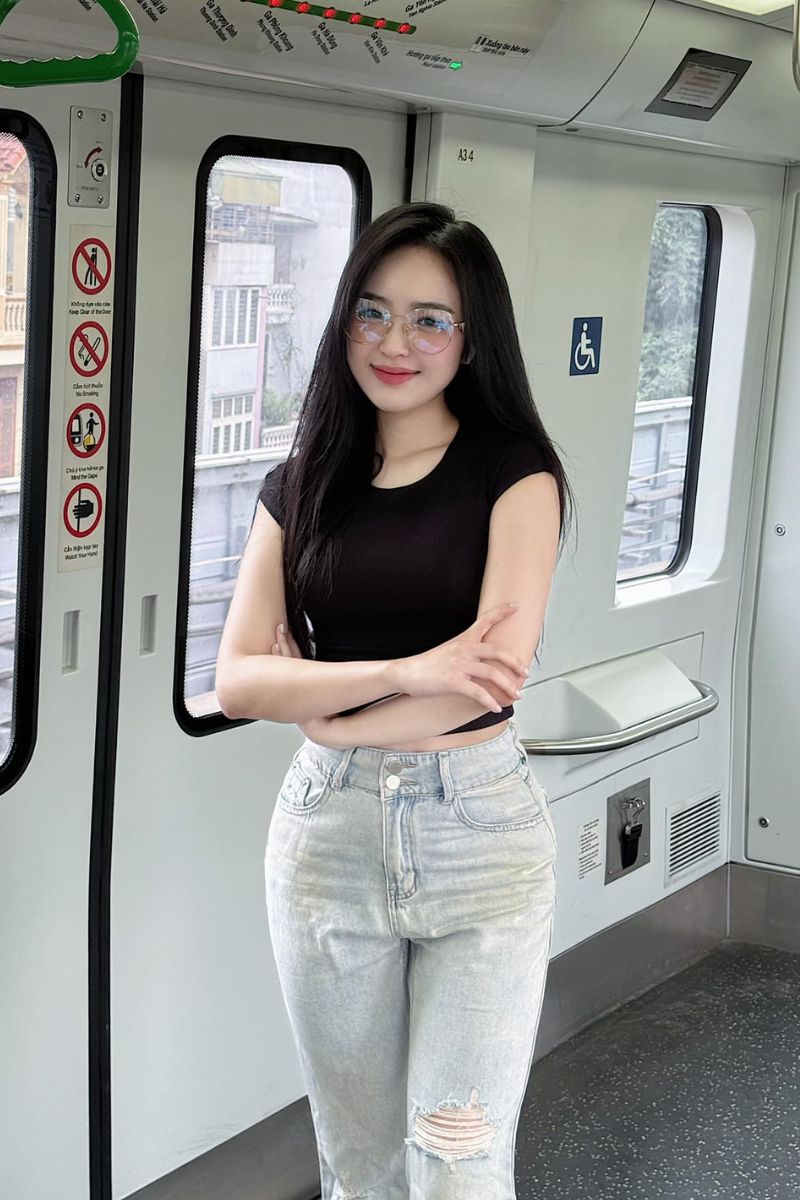 Ảnh gái xinh đeo kính cute 1