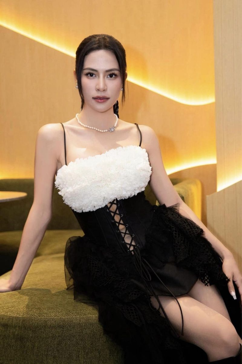 Ảnh Hà Nhi sexy 14