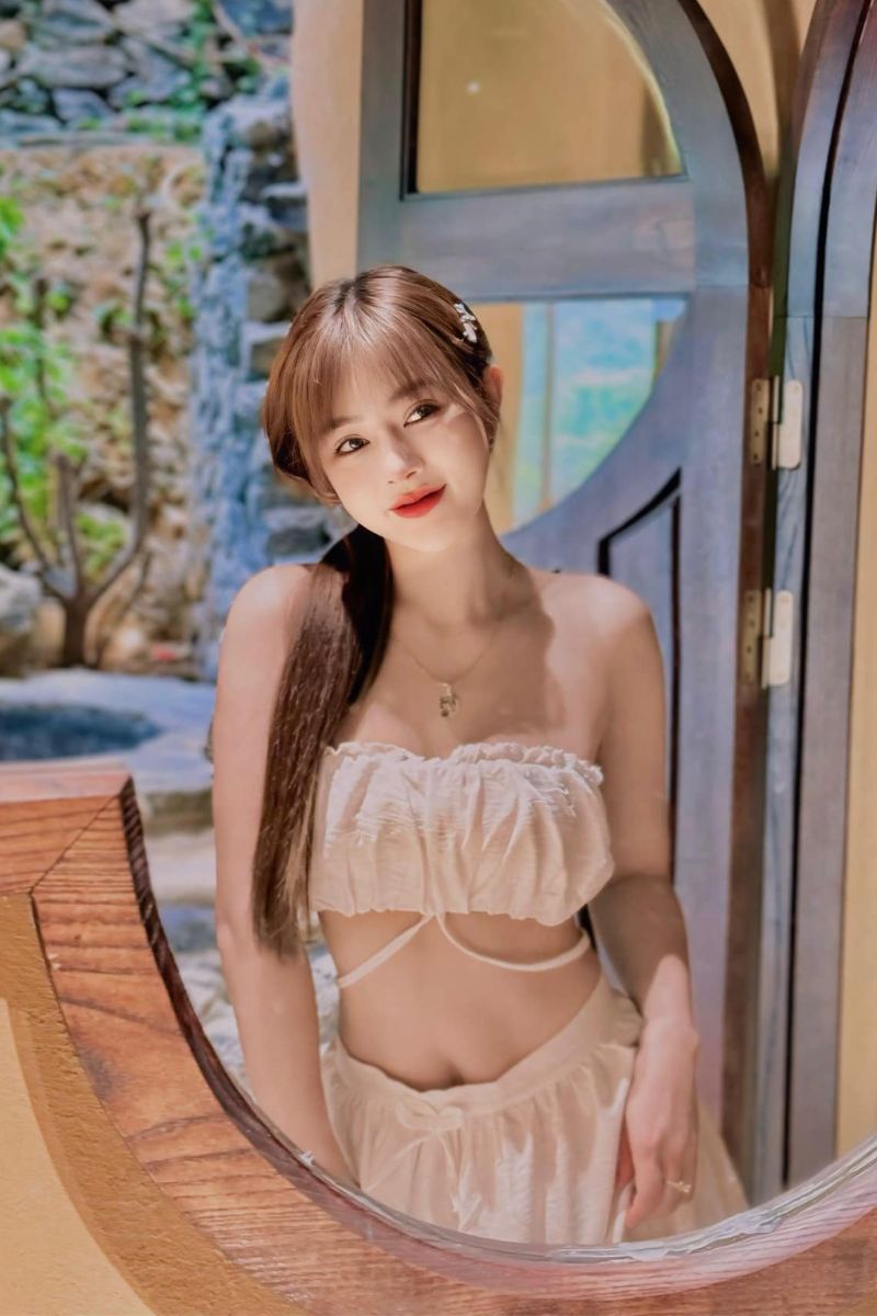 Ảnh Oanh Tạ tiktok sexy 15