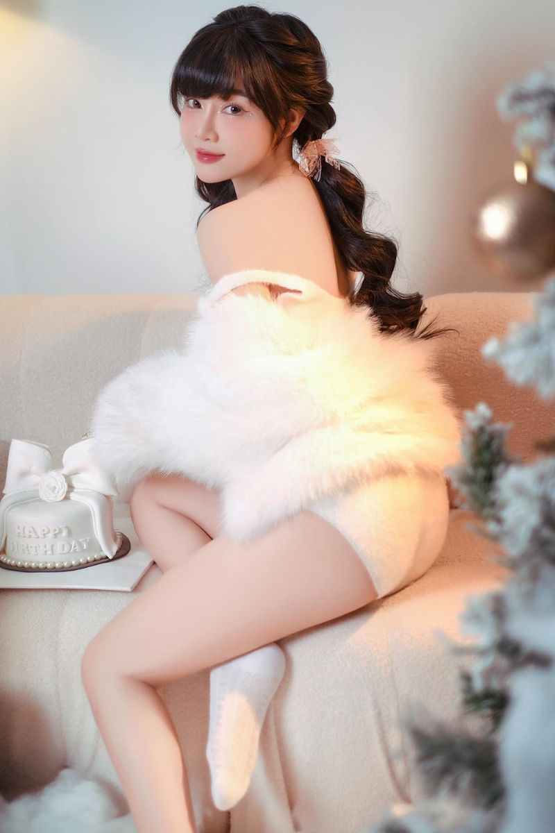 Ảnh Phạm Huyền Nhi sexy 7