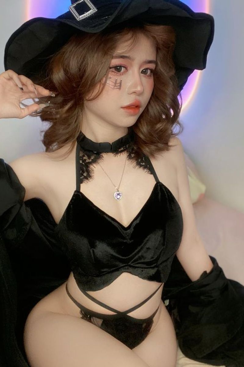 Ảnh Thư Wibu sexy 19