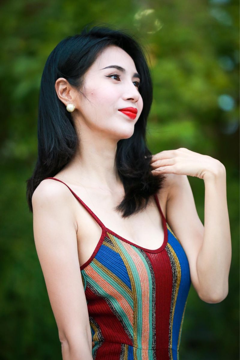 Ảnh Thủy Tiên sexy 12