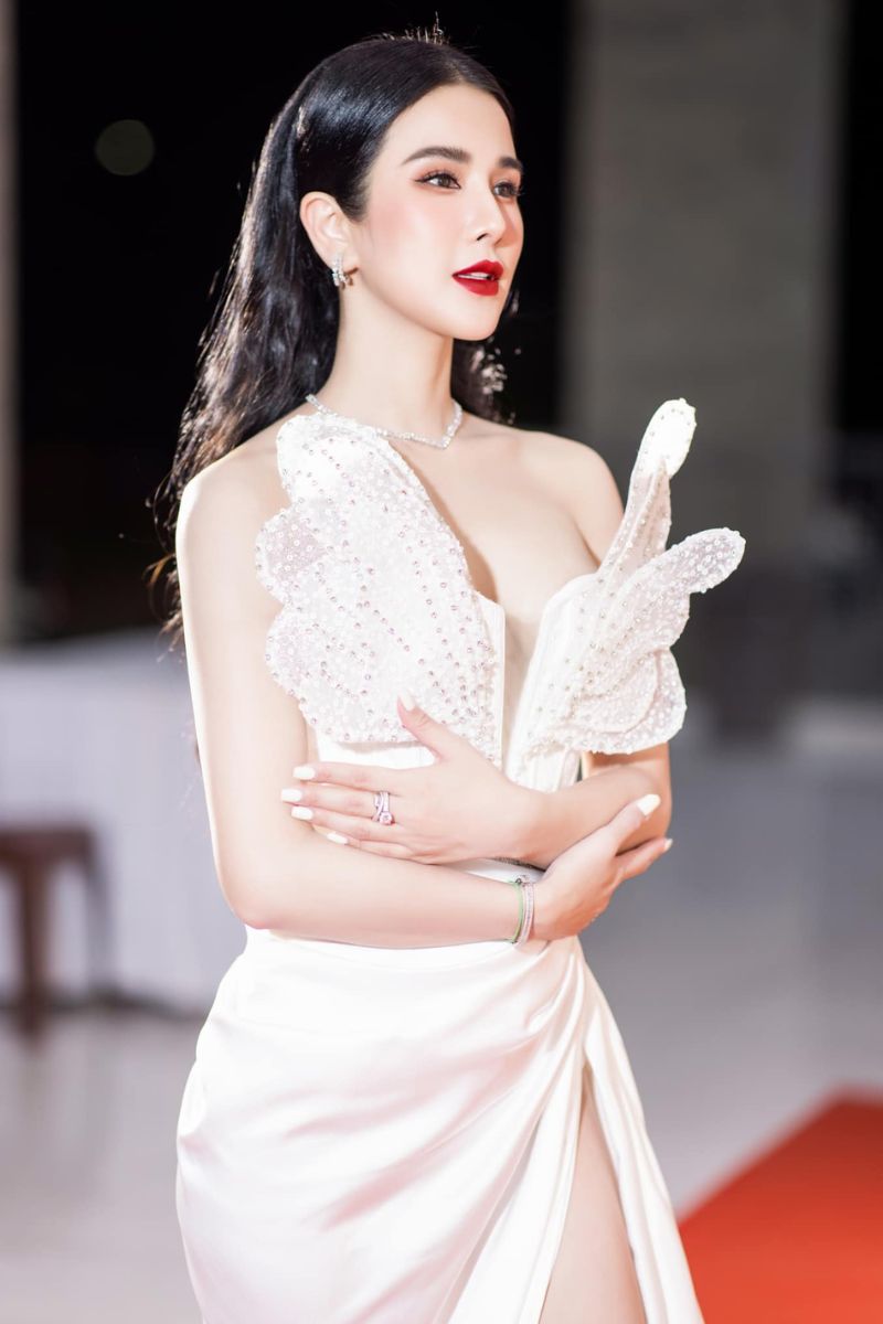 Ảnh Diệp Lâm Anh sexy 24