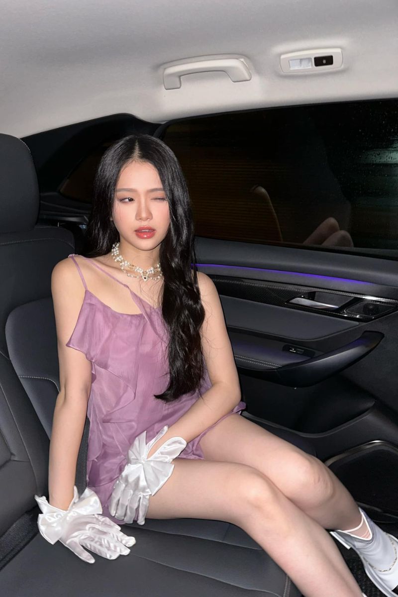 Ảnh Linh Ka sexy 27