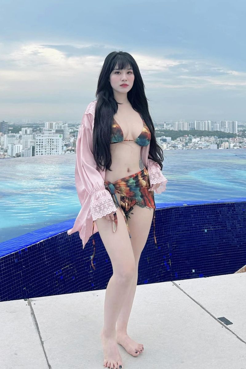 Ảnh Linh Miu diện bikini 11