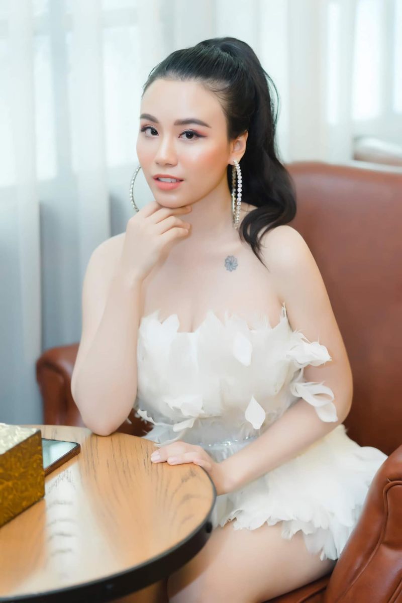 Ảnh Linh Miu sexy 14