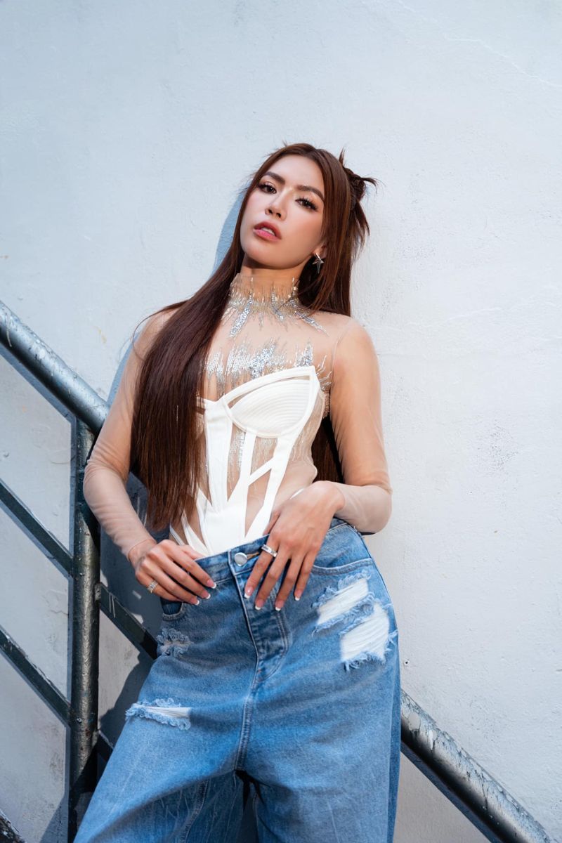 Ảnh Minh Tú sexy 26