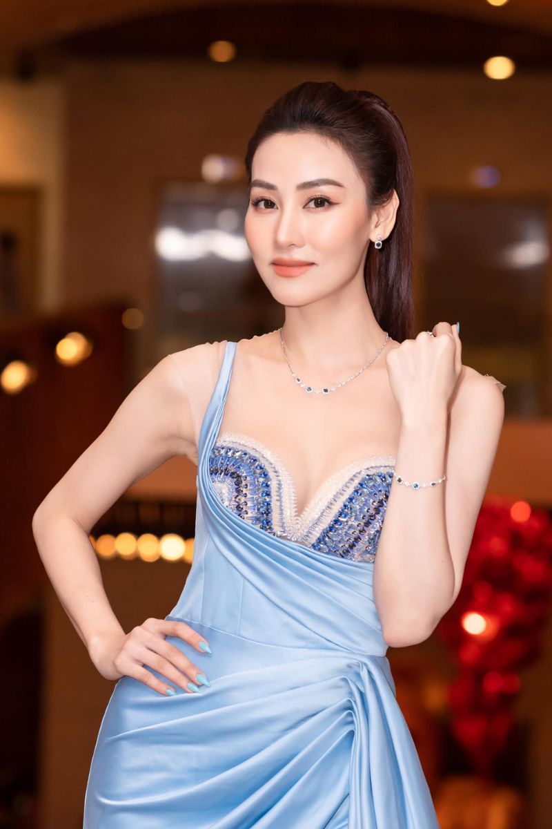 Ảnh Ngân Khánh sexy 3