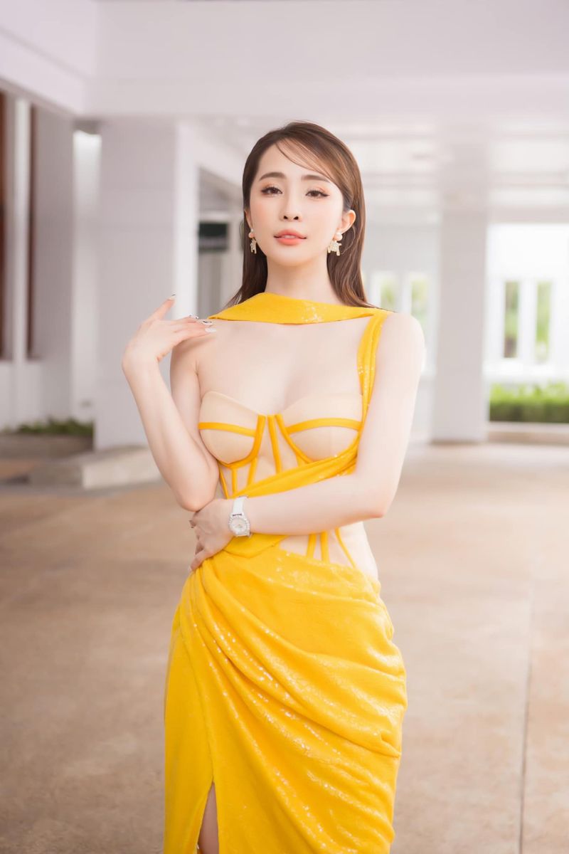 Ảnh Quỳnh Nga sexy 20