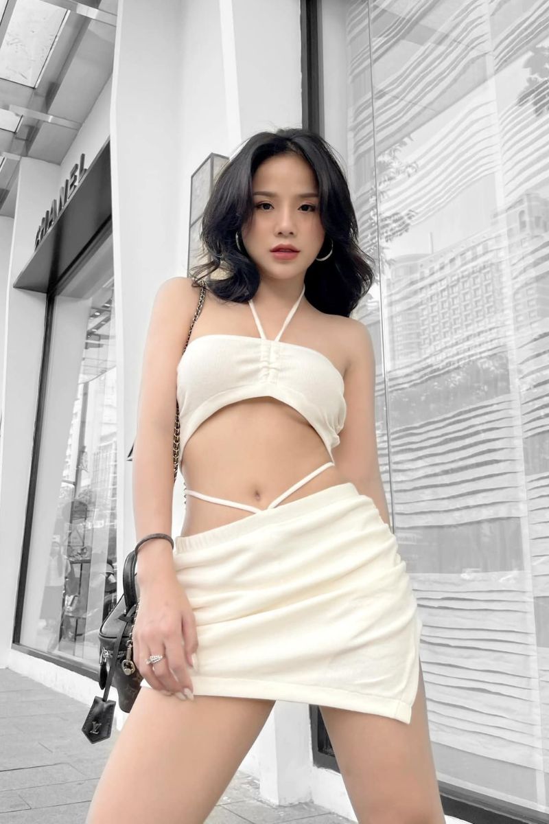 Ảnh Thương Võ Võ sexy 18