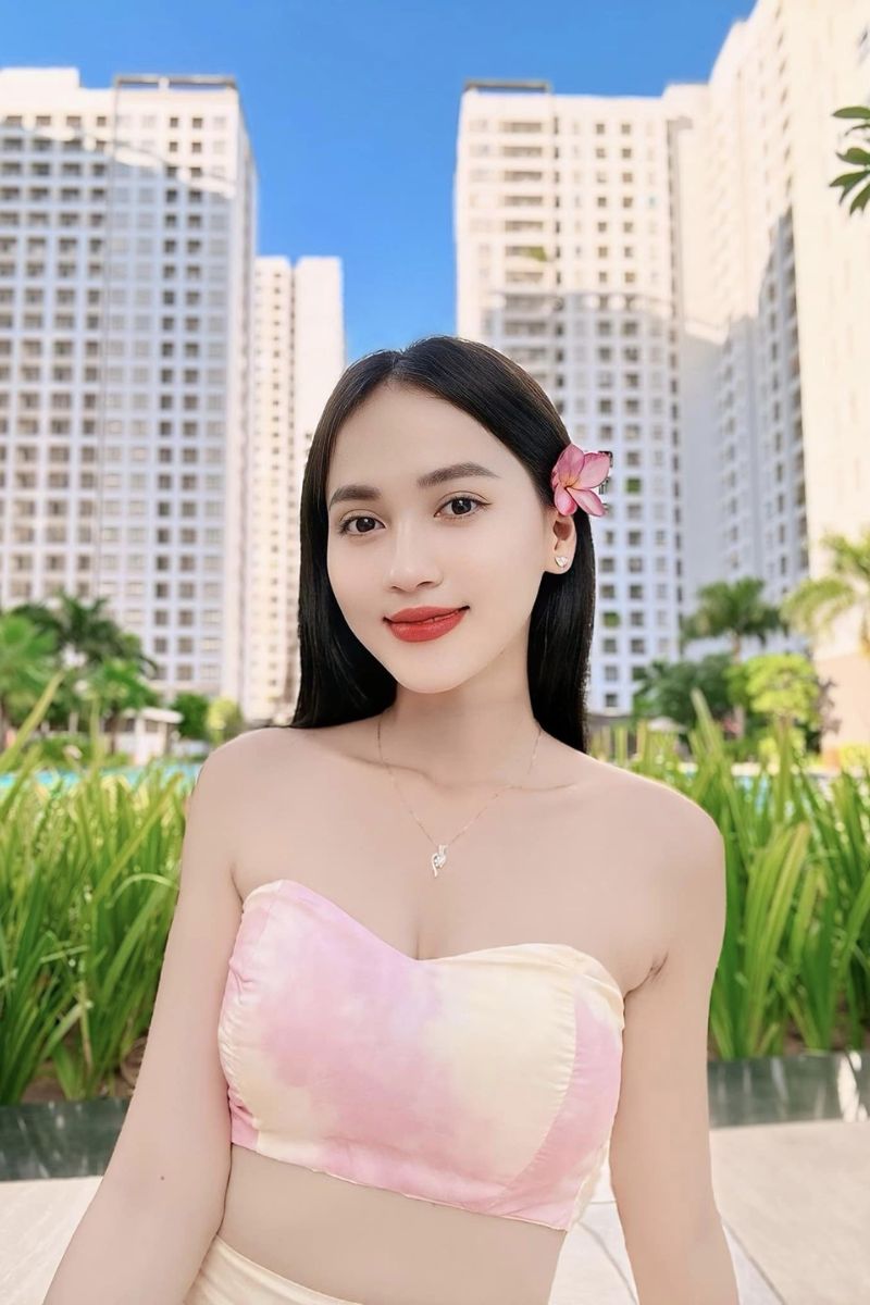 Ảnh tiktoker Lê Thị Ngân Châu sexy 21