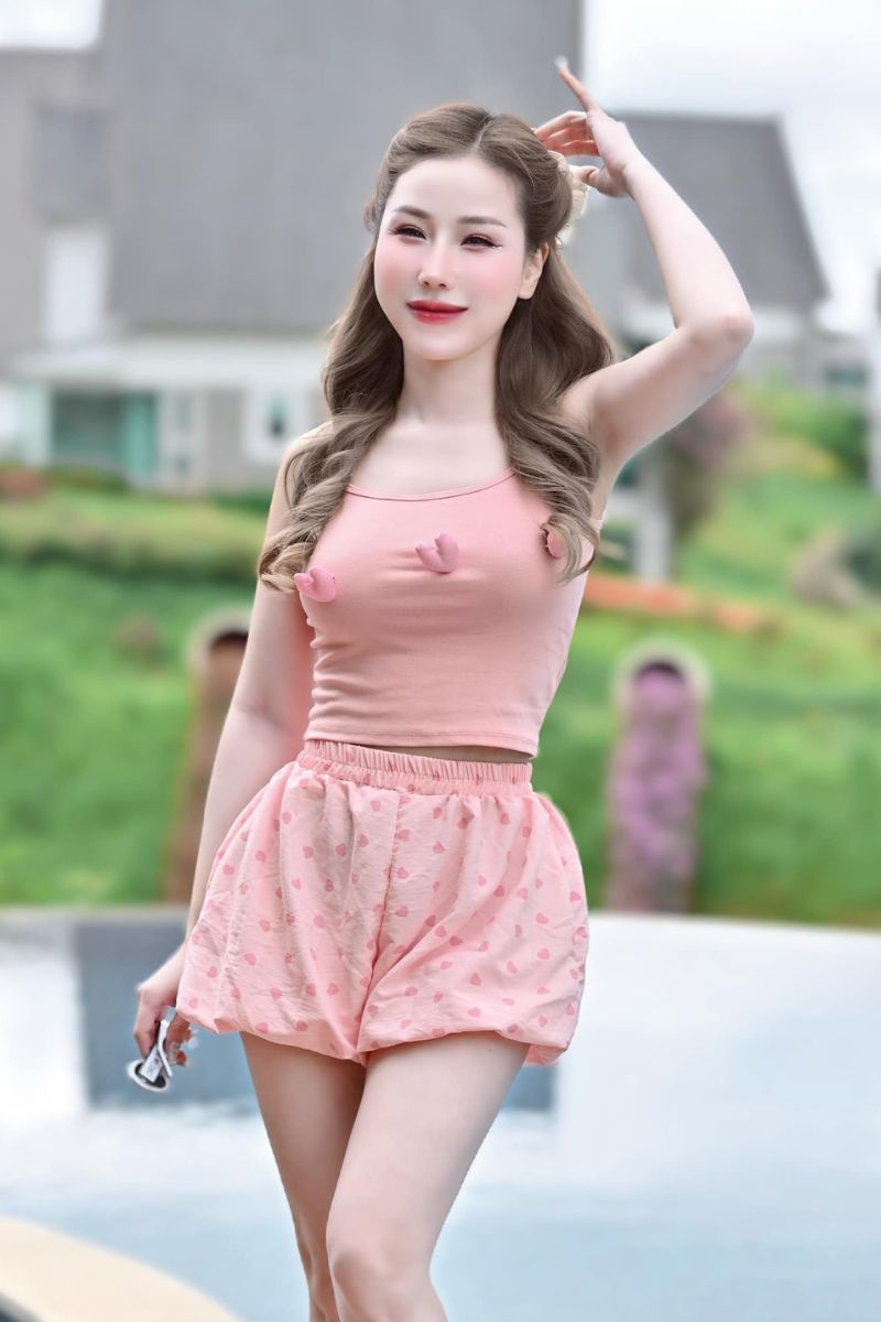 Ảnh tiktoker Trần Hằng sexy 3