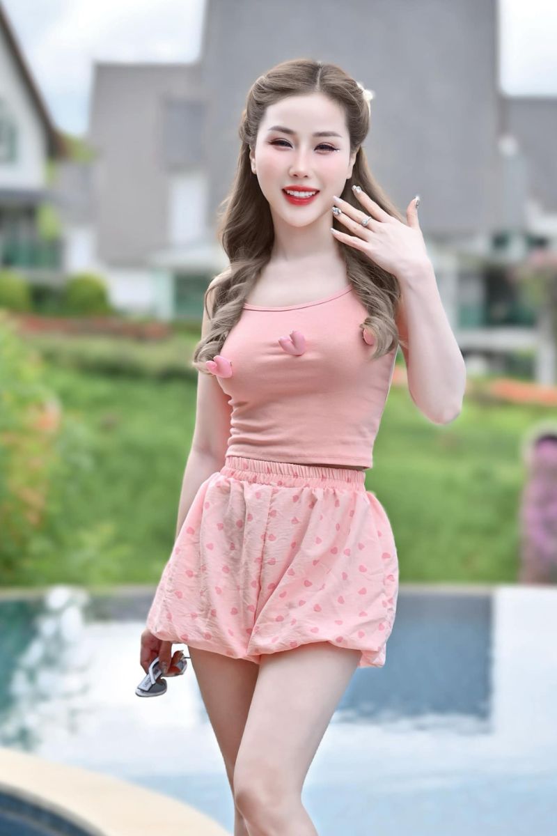 Ảnh tiktoker Trần Hằng sexy 4