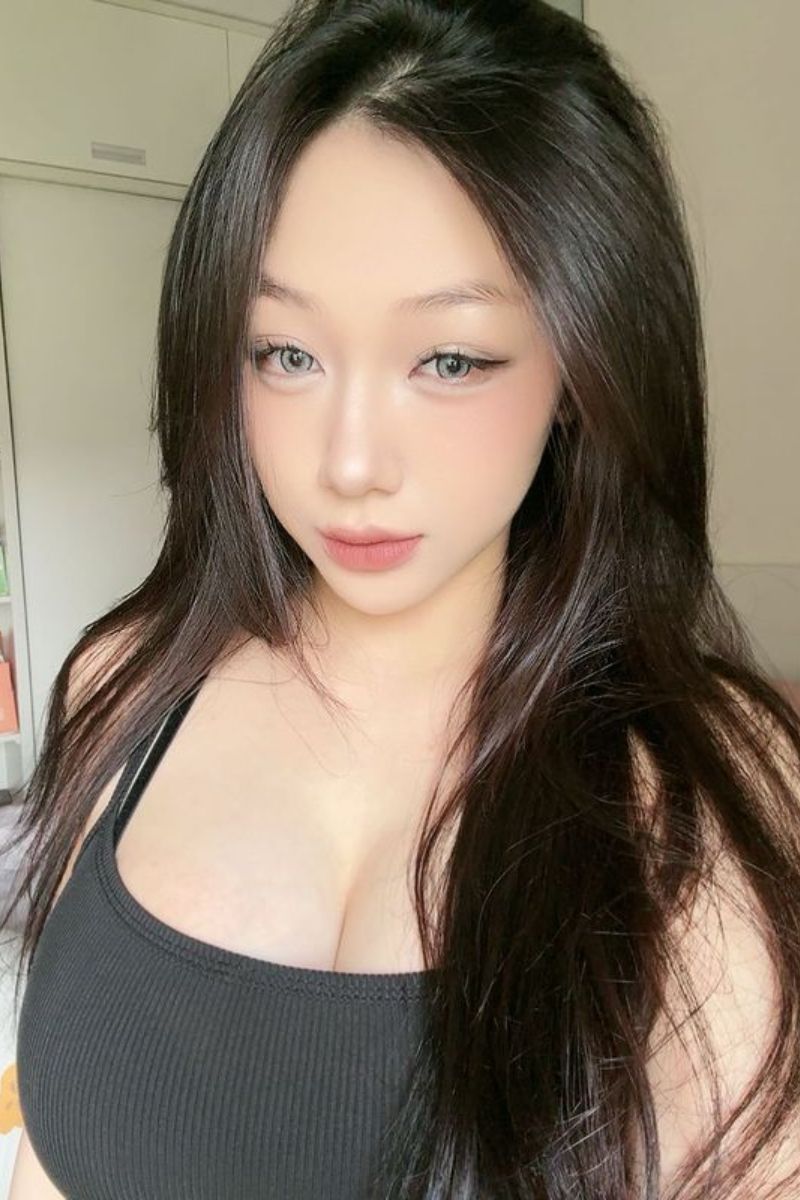 Ảnh Trần Hà Linh sexy 27