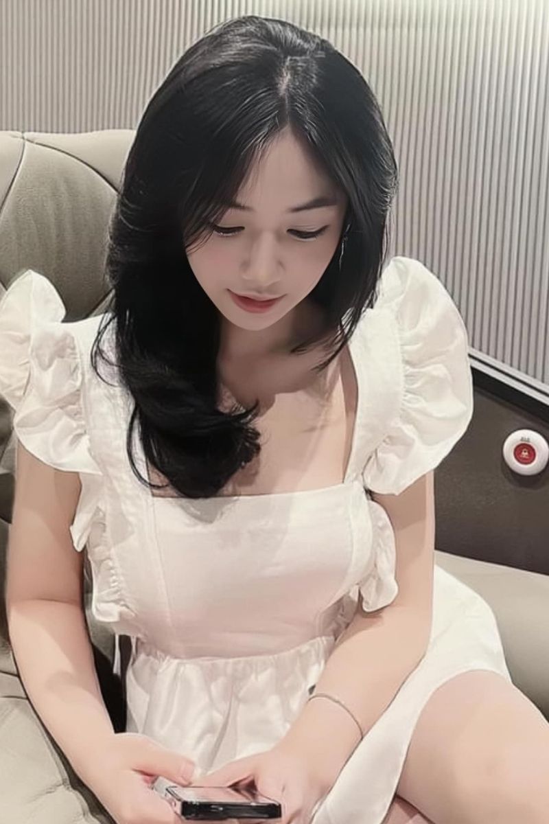 Ảnh Trần Hà Linh sexy 4