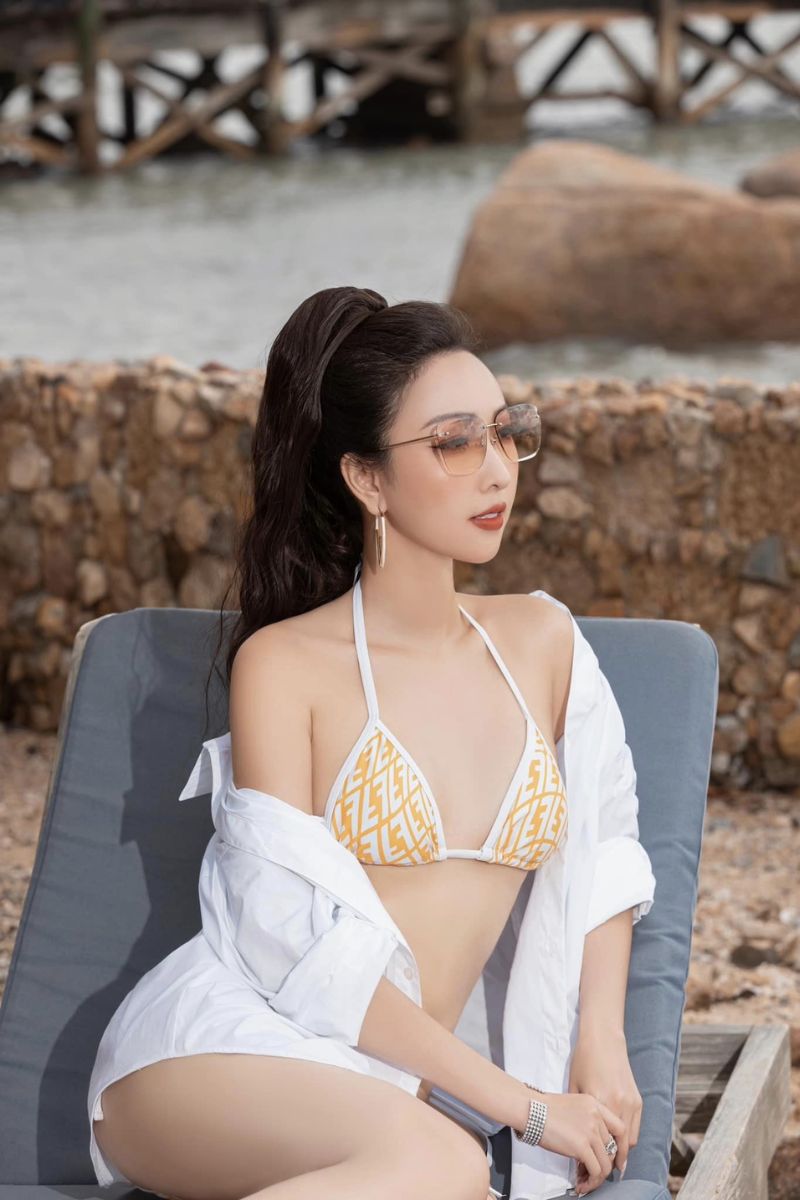 Ảnh Trang Nhung Bui bikini 9