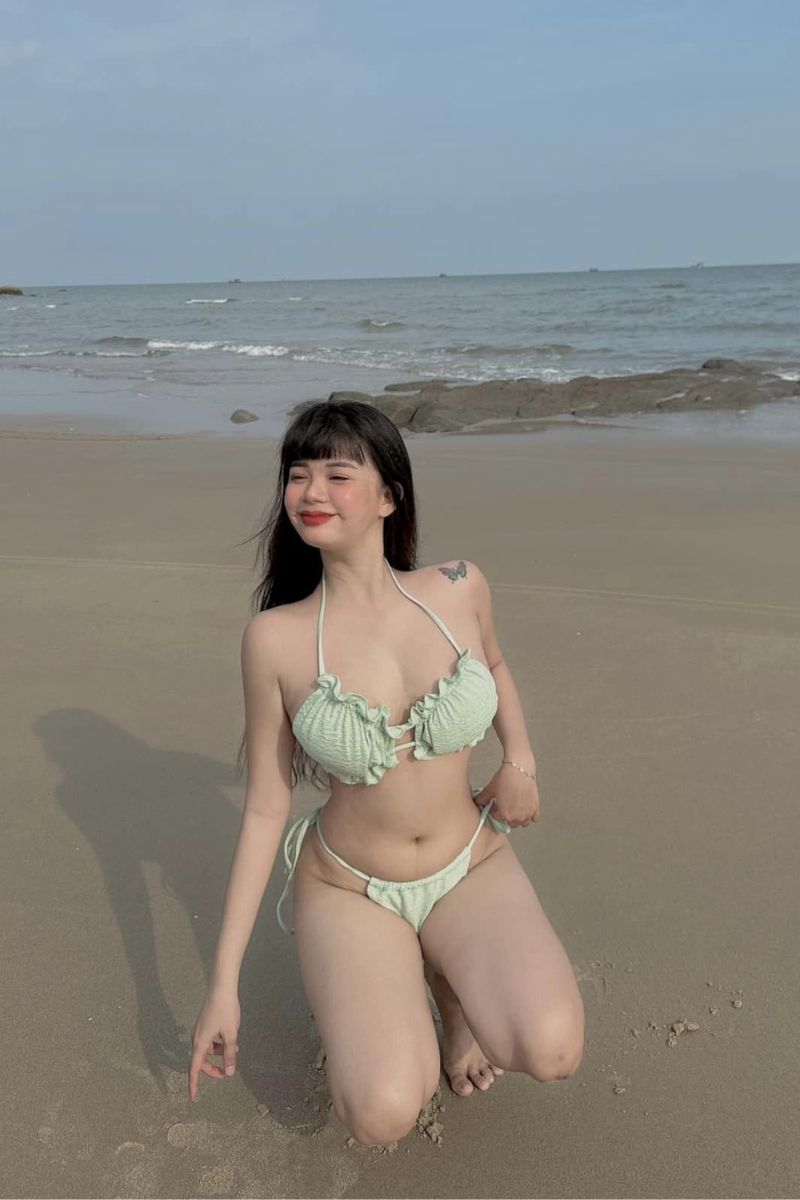 Ảnh Bích Ngọc bikini 4