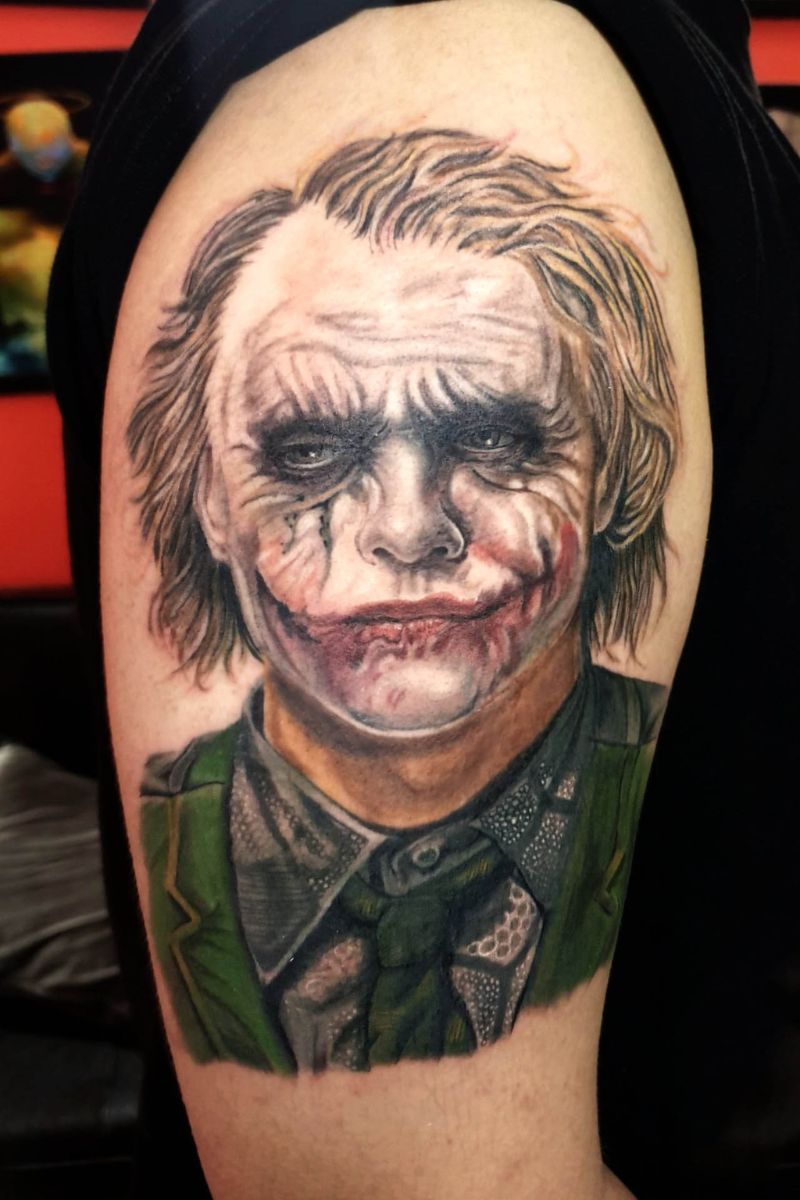 Hình xăm joker bắp tay 13