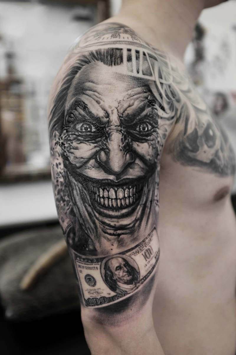 Hình xăm joker bắp tay 9