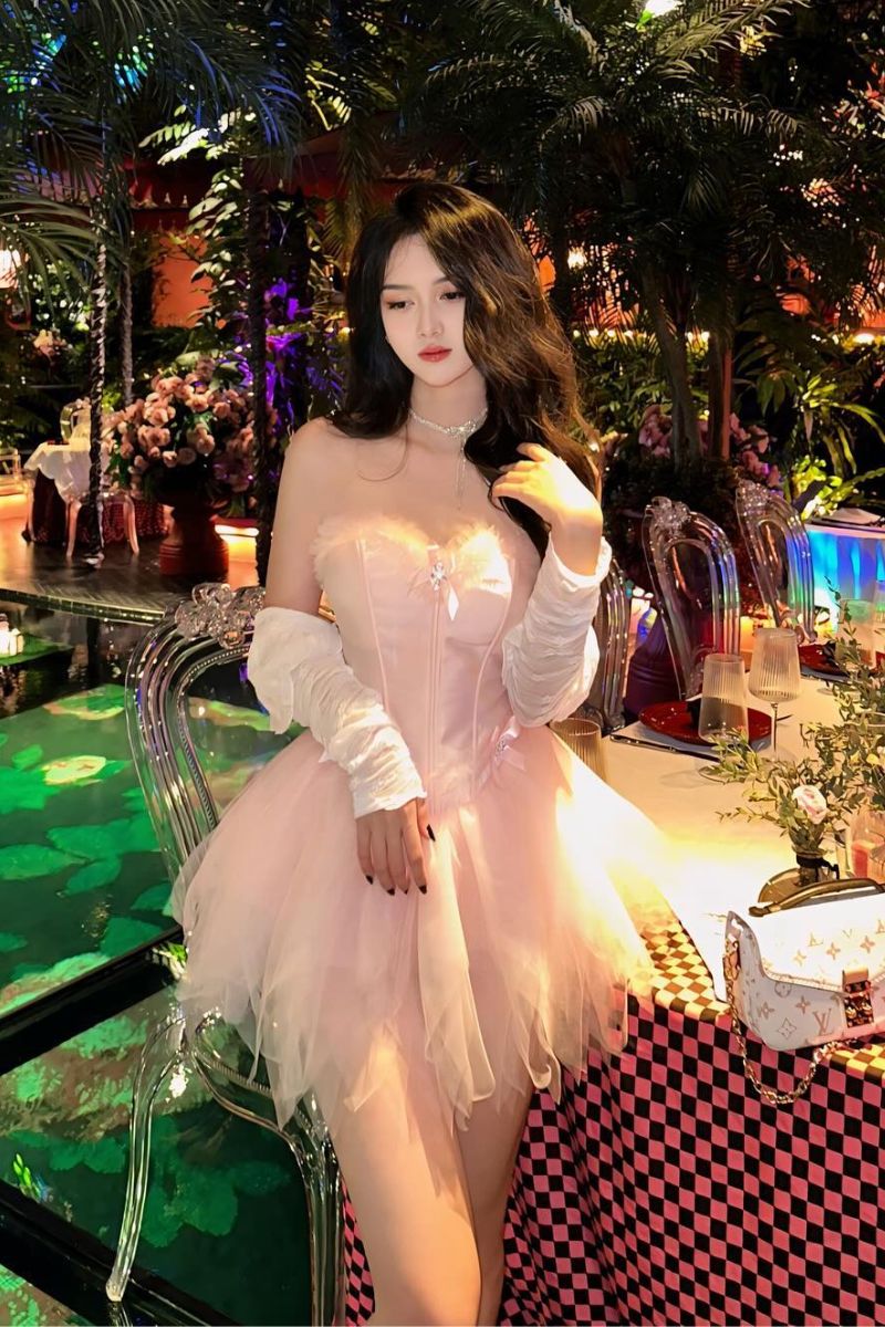 Ảnh Hương Uyên sexy 2