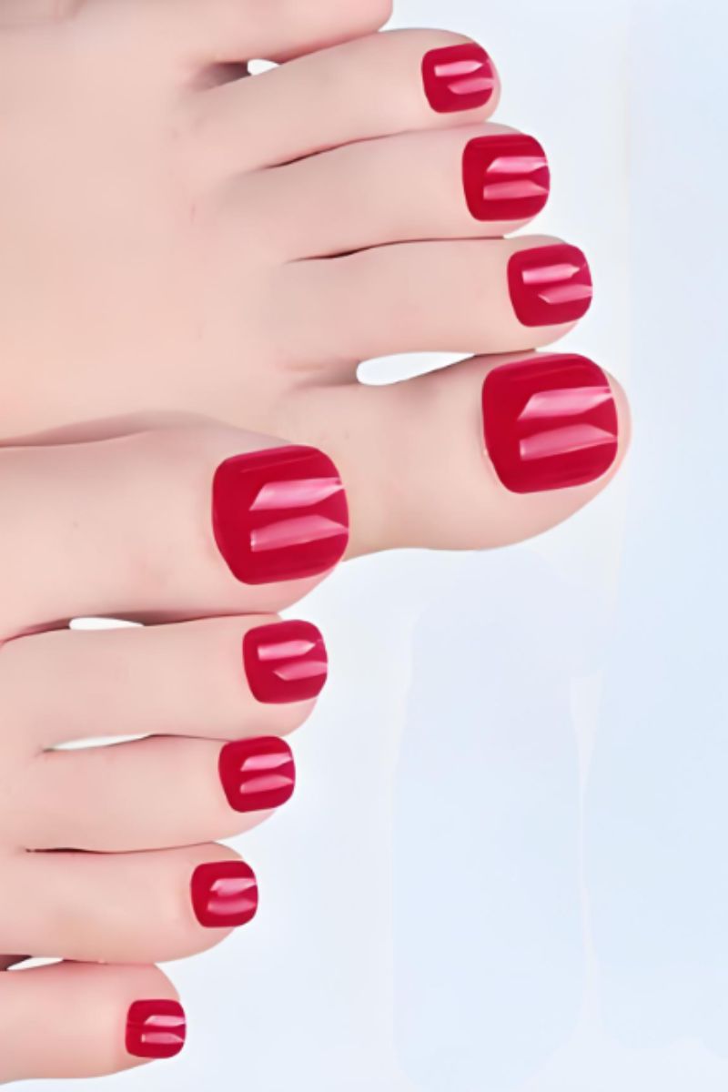 Ảnh mẫu nail chân màu đỏ đơn giản 9