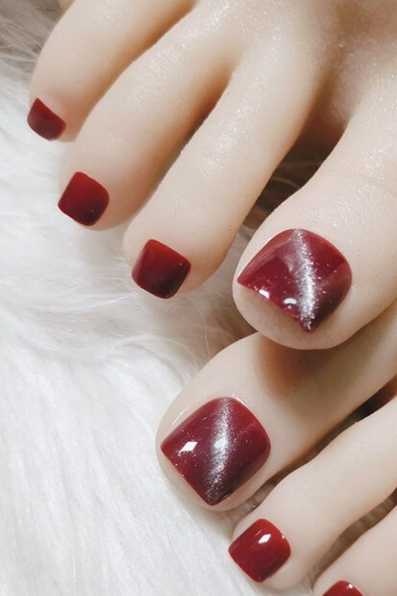 Ảnh mẫu nail chân màu đỏ mận 16