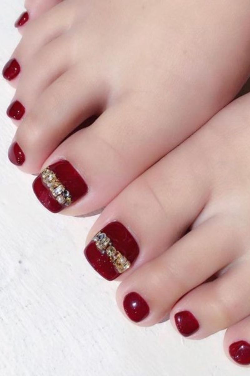 Ảnh mẫu nail chân màu đỏ mận 25