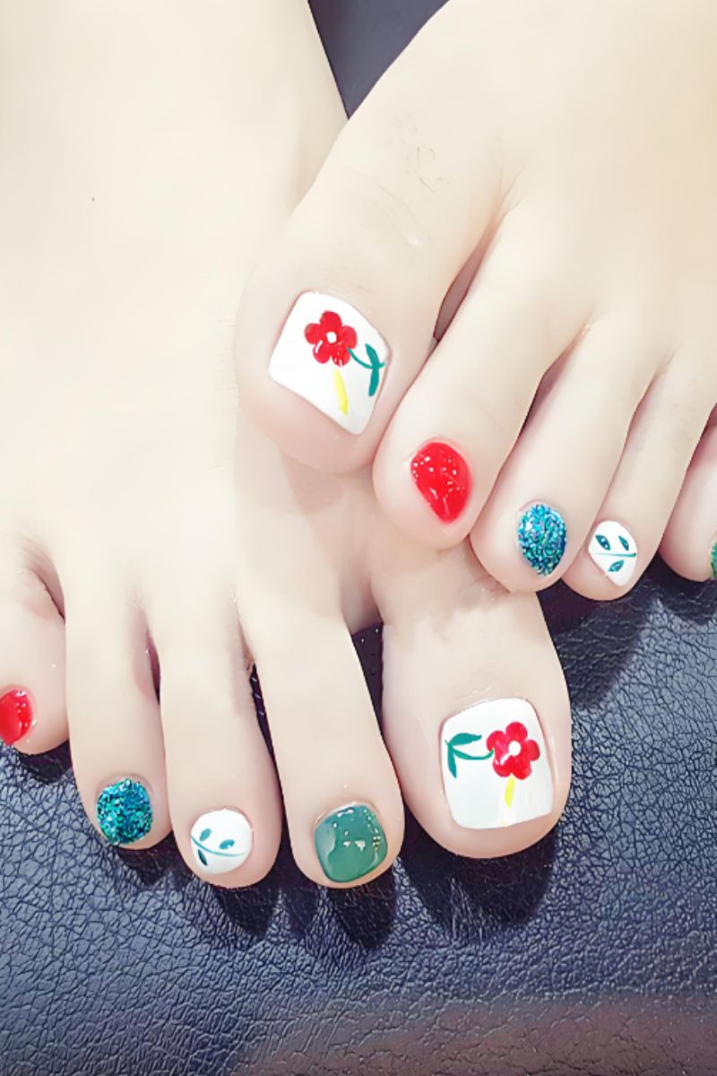 Ảnh mẫu nail chân vẽ hoa đơn giản 11