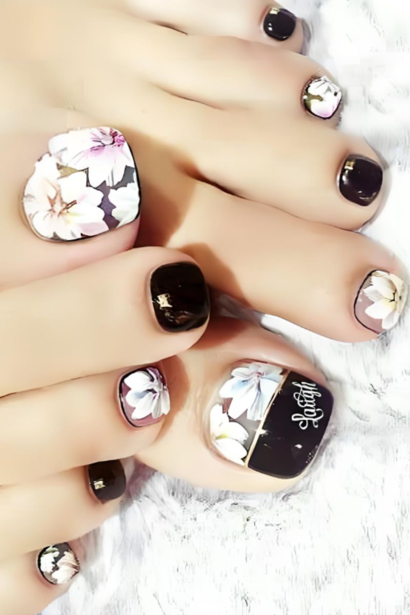 Ảnh mẫu nail chân vẽ hoa đơn giản 12