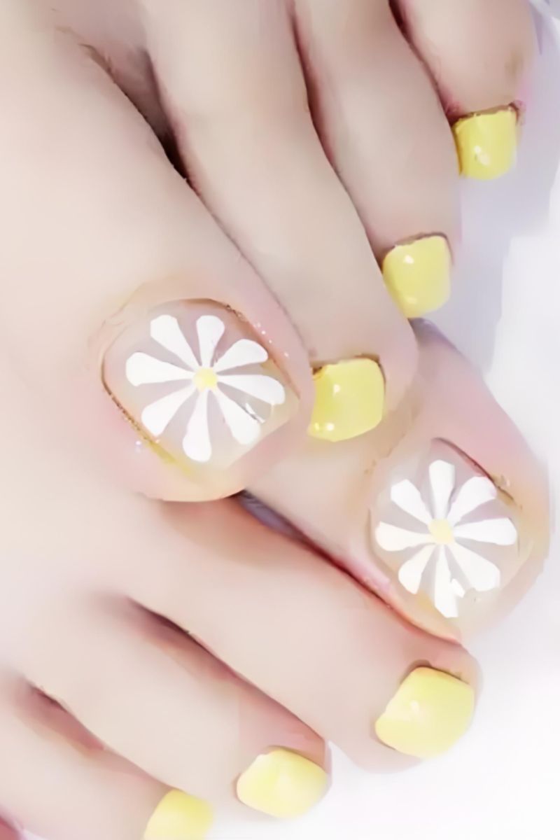 Ảnh mẫu nail chân vẽ hoa đơn giản 5