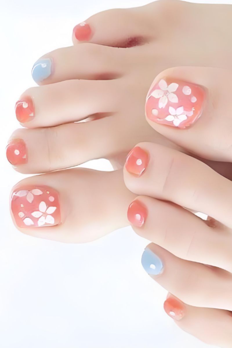 Ảnh mẫu nail chân vẽ hoa đơn giản 6