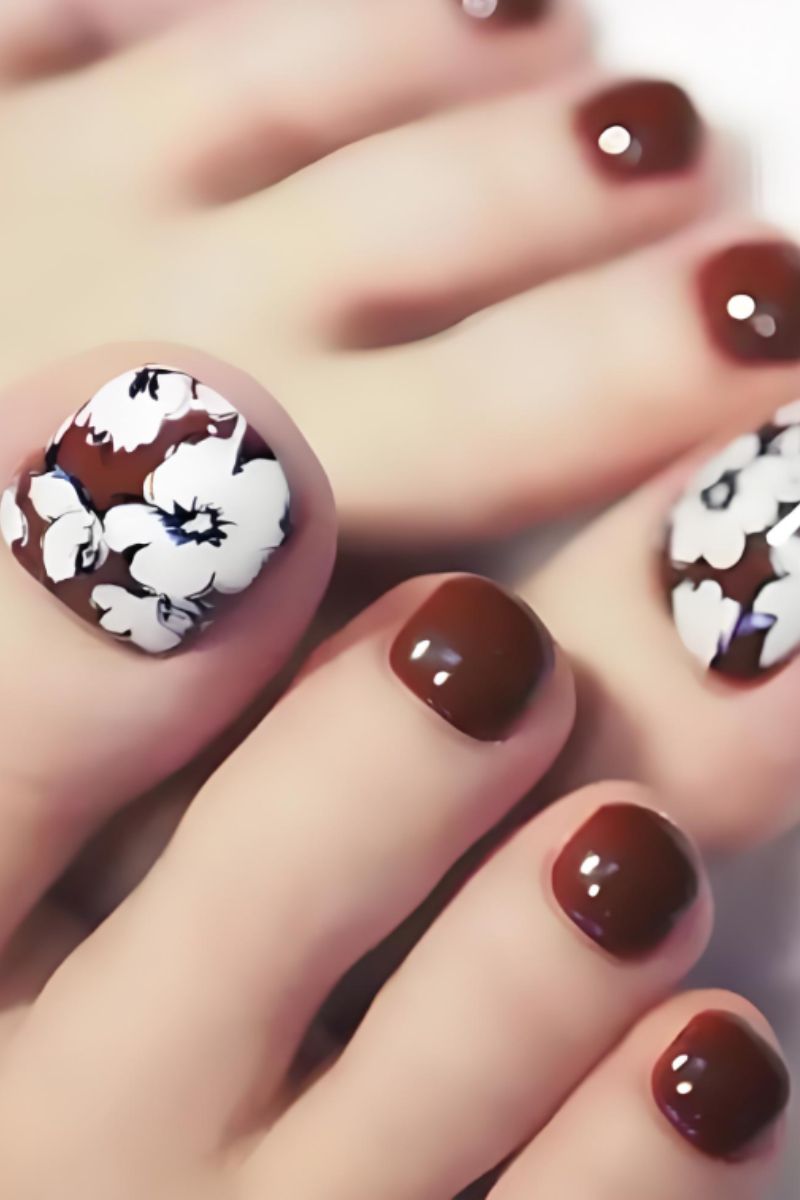 Ảnh mẫu nail chân vẽ hoa đơn giản 8