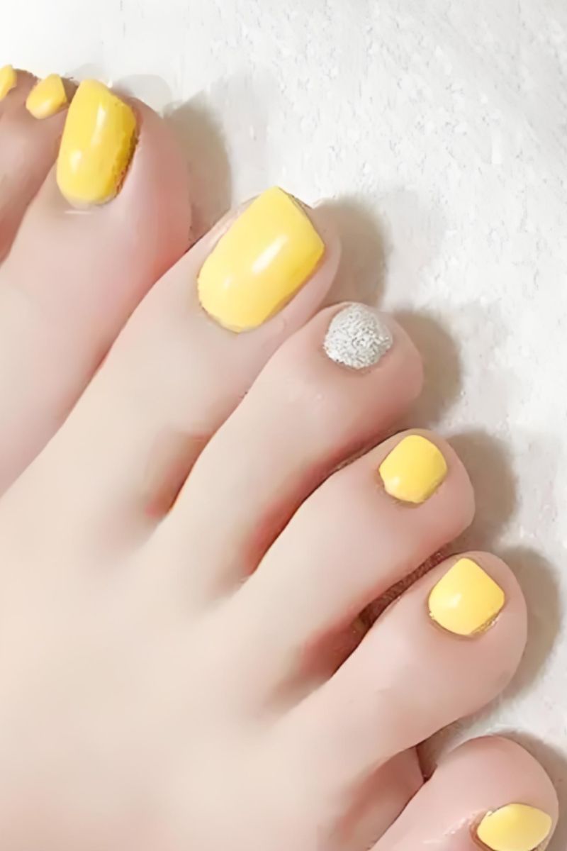 Ảnh mẫu nail chân xinh đơn giản 24