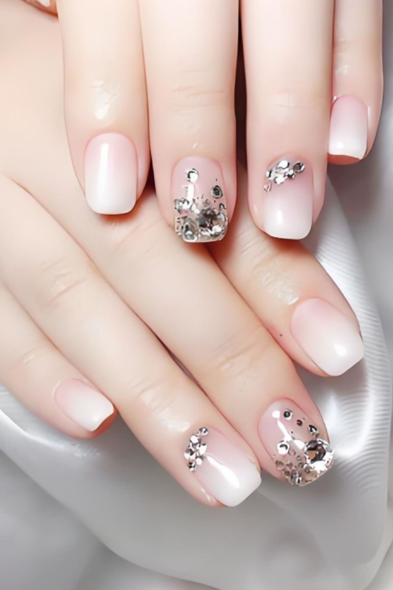 Ảnh mẫu nail cô dâu đơn giản đẹp 21